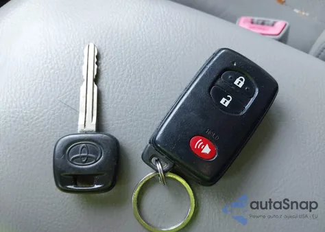 2010 Toyota Rav4 Limited from USA, damaged, VIN JTMDF4DV1AD032558